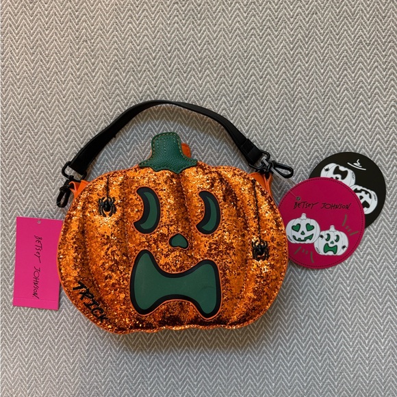 Betsey Johnson Halloween Jack O Lantern Glow Dark Pumpkin Crossbody Bag NWT - Picture 8 of 16